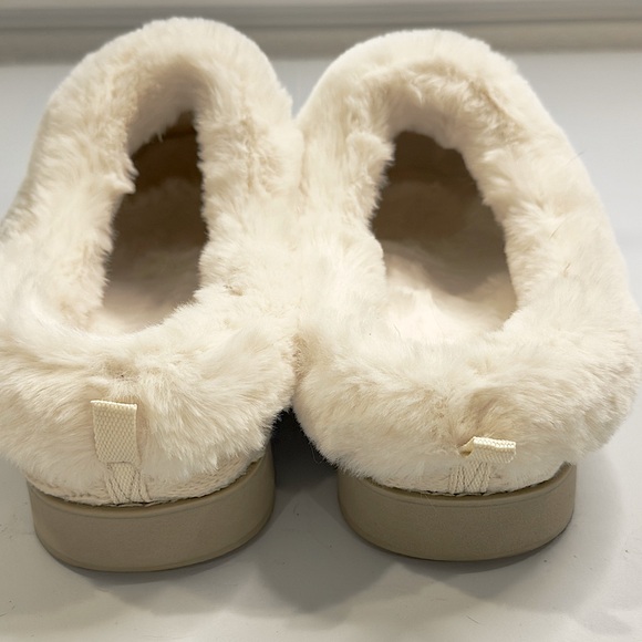 Bobs From Skechers Keepsakes Ice Angel Cream Indoor/Outdoor Slip-ons. - Picture 4 of 5